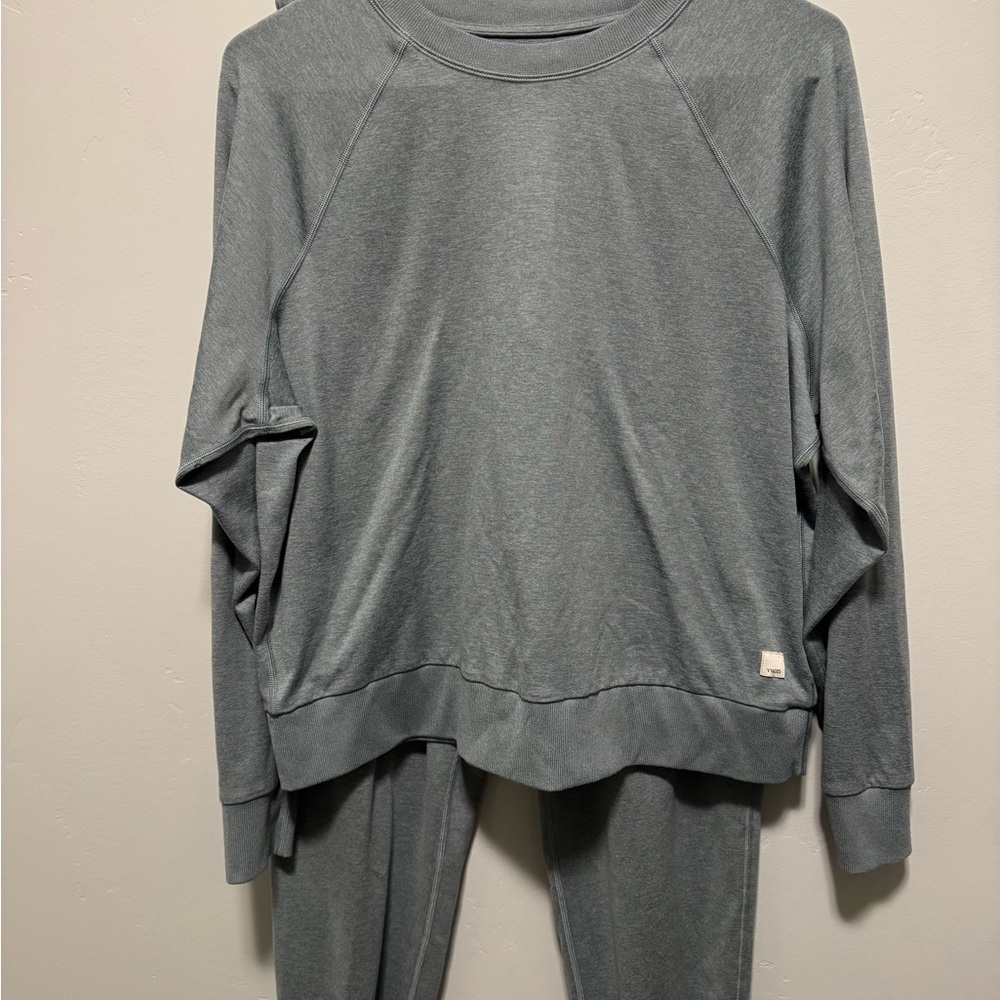Vuori Heather Gray Sweatshirt Set